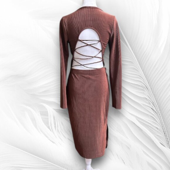 New Chocolate Women's Suit With Open Back And Lace - Picture 2 of 6